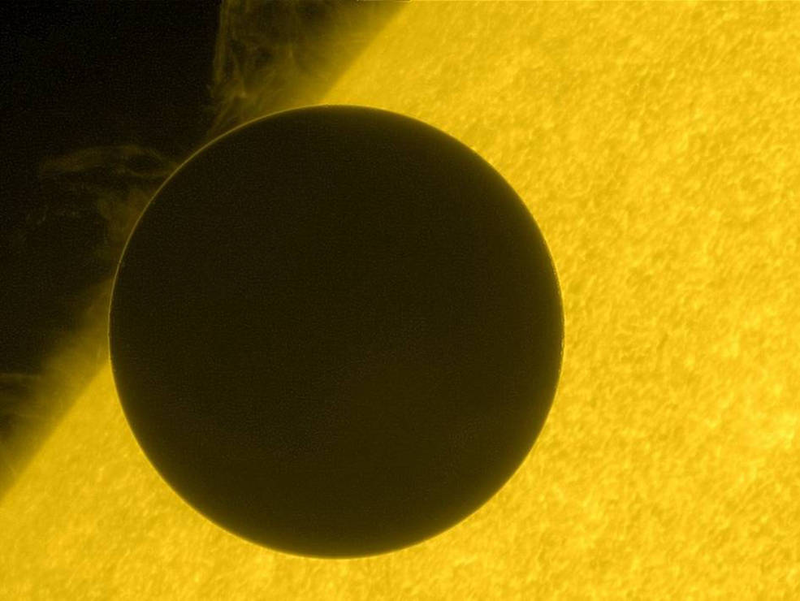Illustration for article titled Rare Shot of Venus Crossing the Sun May Help Us Find Alien Life